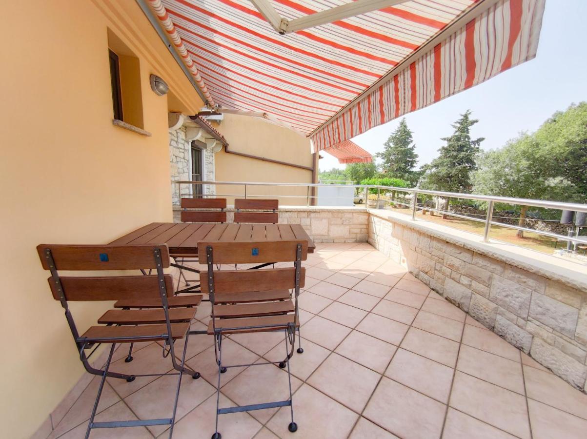 Apartments Morena Rakalj المظهر الخارجي الصورة